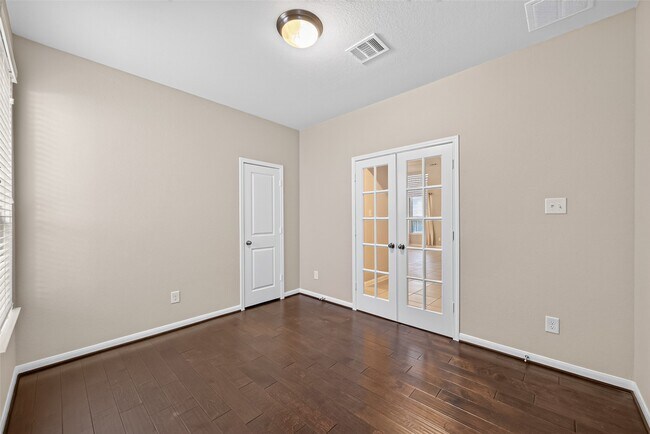 Building Photo - 9718 Justin Ridge Ln