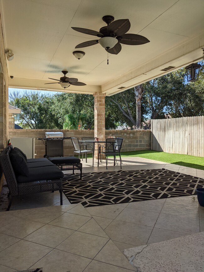 Building Photo - 105 Flathead Lake Dr