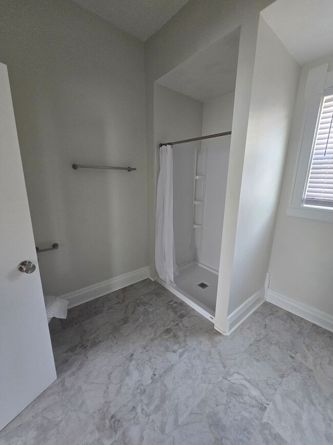 Building Photo - Charming 2-Bedroom, 1-Bathroom Home for Rent