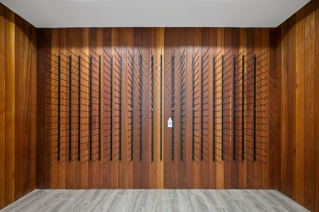 Building Photo - 517 N Camden Dr