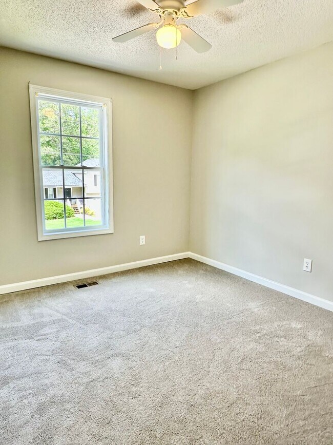 Building Photo - Villa Rica Rental- Open House 7/19 from 2-3pm