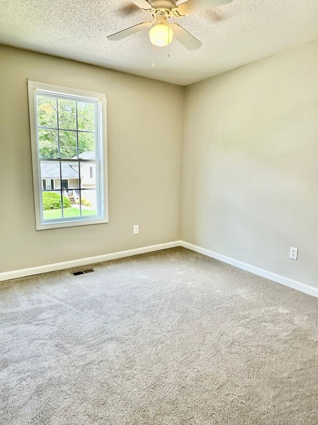 Building Photo - Villa Rica Rental