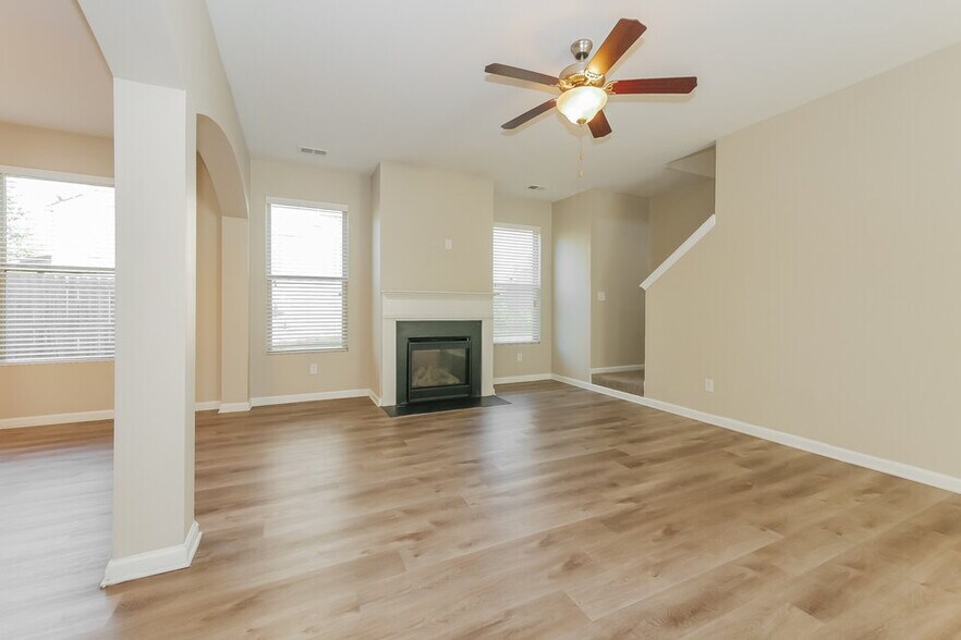 Building Photo - 1817 Crandon Ct