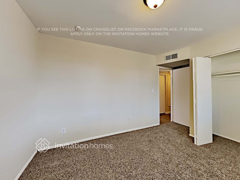 Building Photo - 2421 E Sylvia St