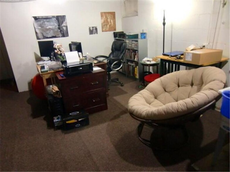 Building Photo - 4234 Cedar Ave S