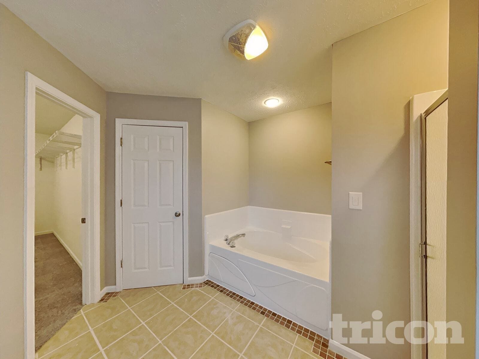 Building Photo - 1963 Central Park Blvd W