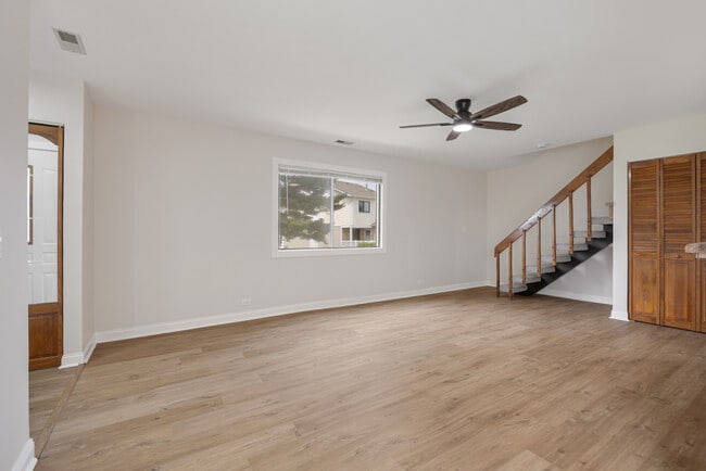 Building Photo - 40 N Waterford Dr