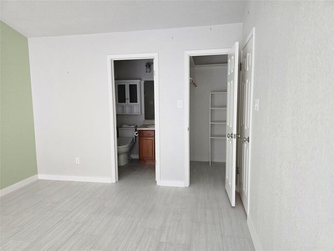 Building Photo - 137 Prairie Springs Cove