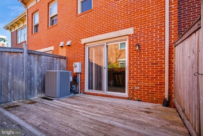 Building Photo - 510 Colecroft Ct