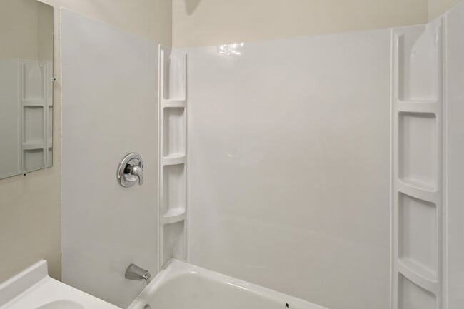 Building Photo - 1021 Tollview Ave