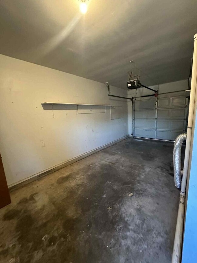 Building Photo - 16 Highland Dr