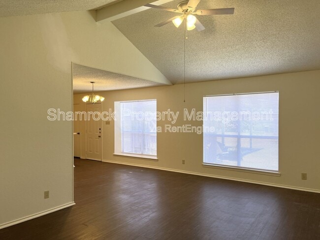 Building Photo - 214 Kettler Dr