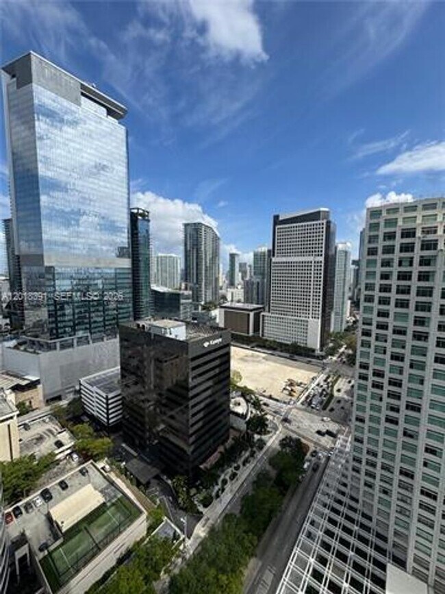 Building Photo - 951 Brickell Ave
