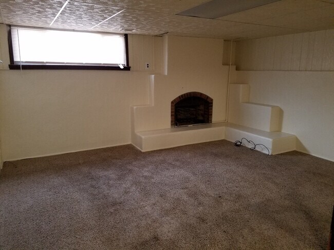 Building Photo - 2446