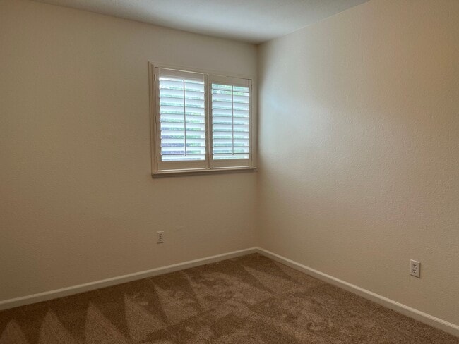 Building Photo - Beautiful 4 Bedroom 3 Bathroom in Folsom