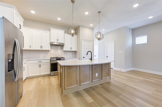 Building Photo - 18515 Parkland Row Dr