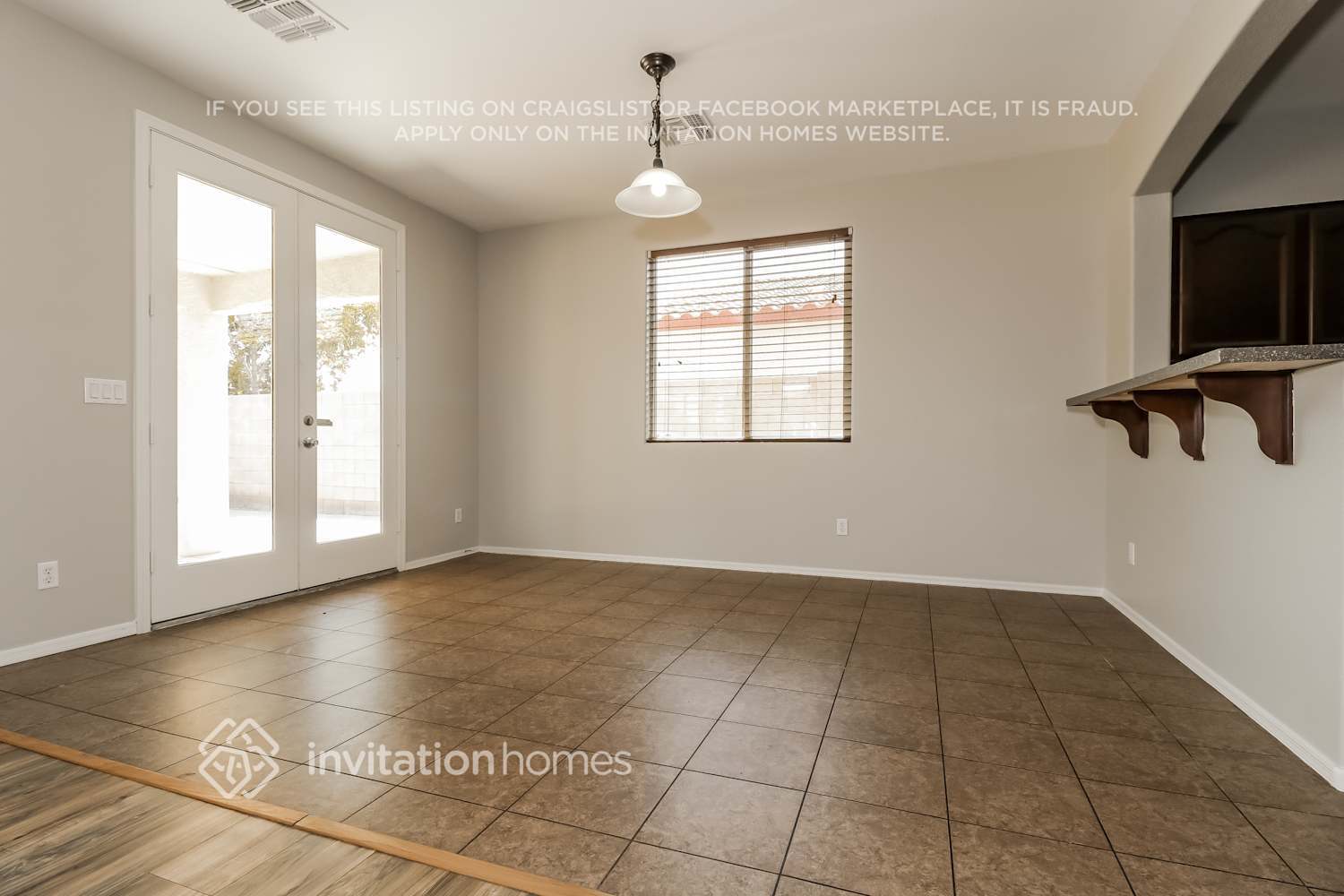 Building Photo - 17601 W Lilac St