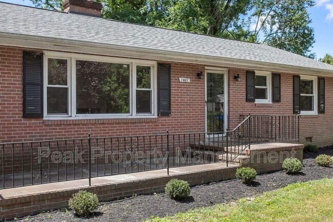 Building Photo - 1407 Northbury Ave