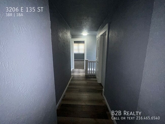 Building Photo - 3206 E 135th St