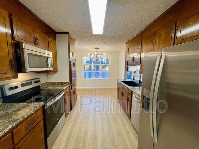 Building Photo - 2816 Wales Rd