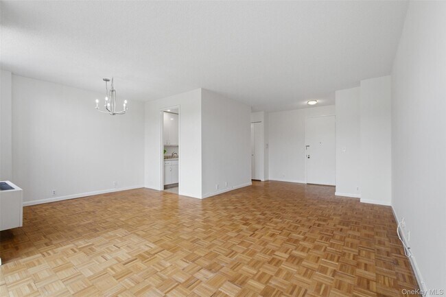 Building Photo - 35 N Chatsworth Ave