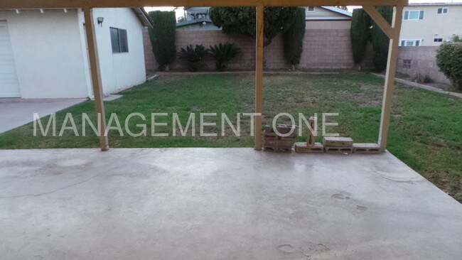 Building Photo - 2182 Garretson Cir