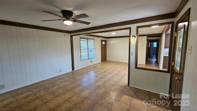 Building Photo - 5040 Pless Rd