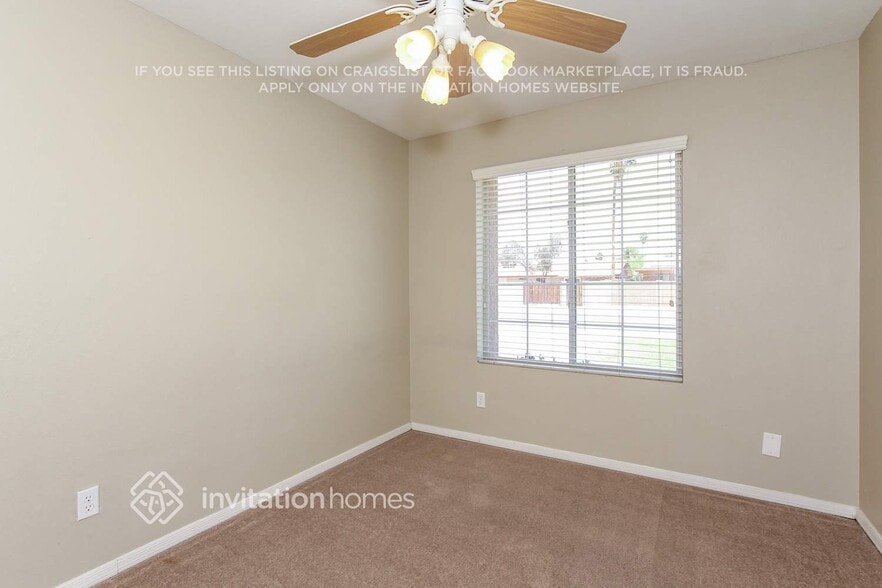 Building Photo - 2837 W Grovers Ave