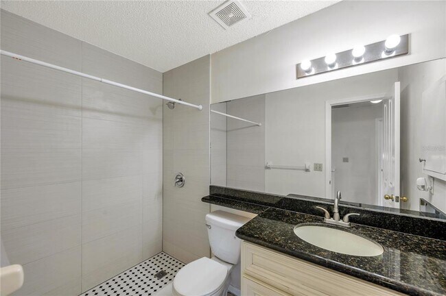 Building Photo - 5014 Sterling Manor Dr