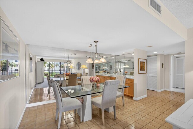 Building Photo - 1300 Jimmy Buffett Mem Hwy