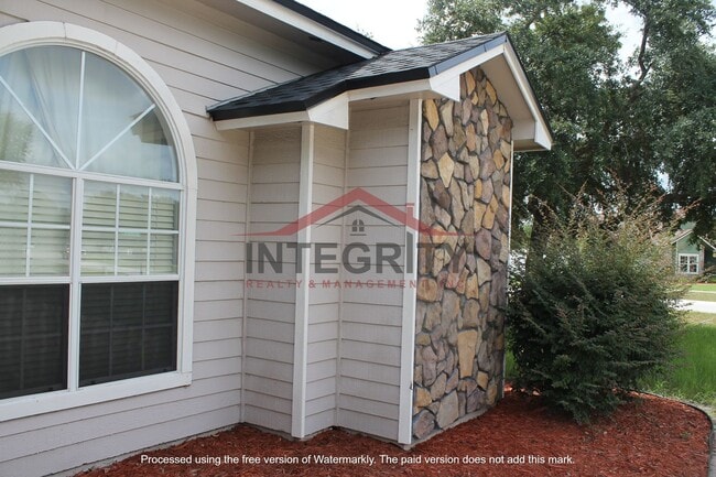 Building Photo - 3 bed/2.5 bath in Lake Asbury