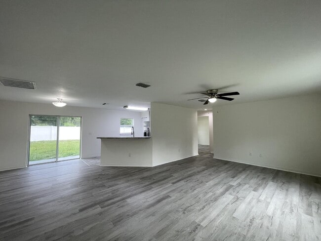 Building Photo - Move-In Ready! Beautiful 3BR/2BA with New Flooring & Fresh Paint