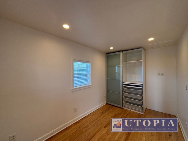 Building Photo - Charming, Sun-Filled 2BD/1BA Home on Quiet...