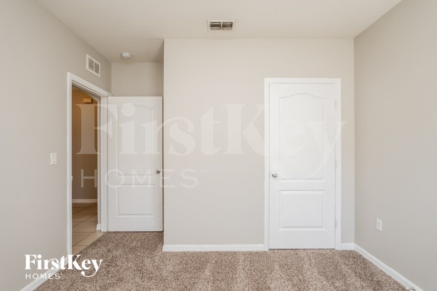 Building Photo - 6091 Grey Heron Dr