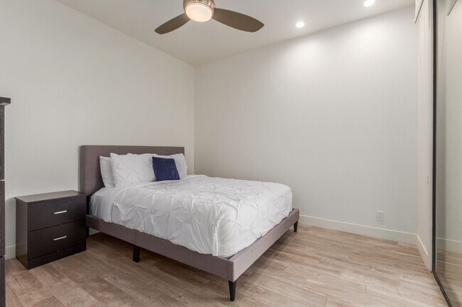 Building Photo - Two bedroom condo