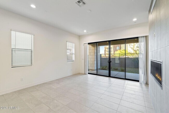 Building Photo - 1 Easy St