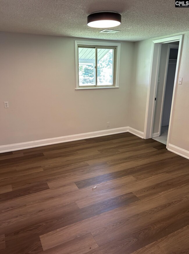 Building Photo - 236 Cardinal Dr