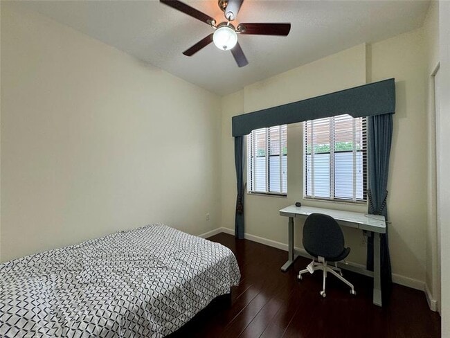 Building Photo - 3055 NW 126th Ave