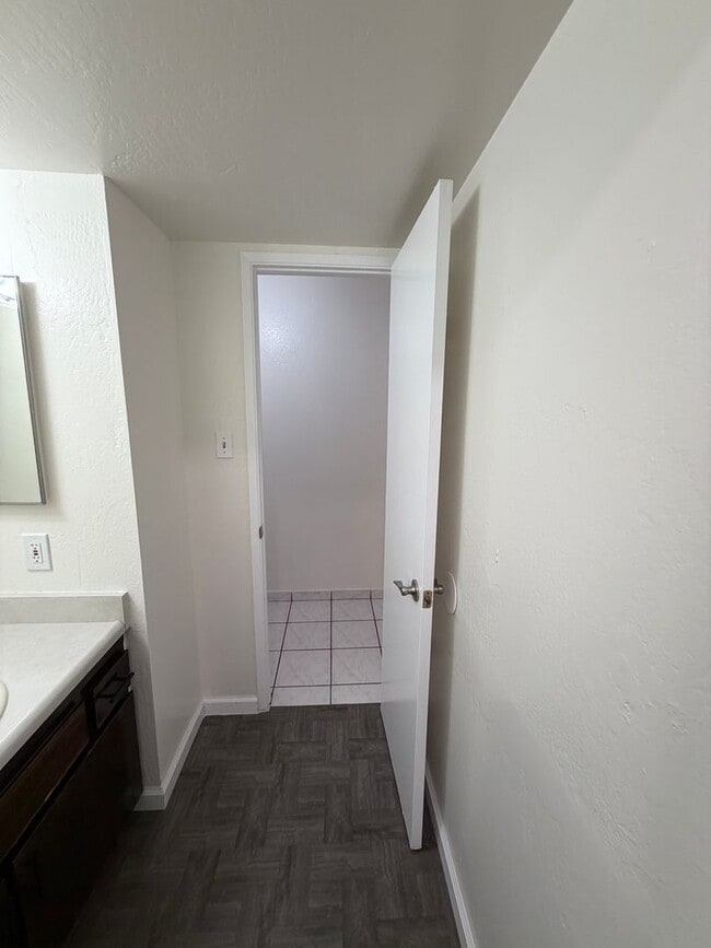 Building Photo - Move in ready 3 Bd 2BA home in upper NE Bakersfield
