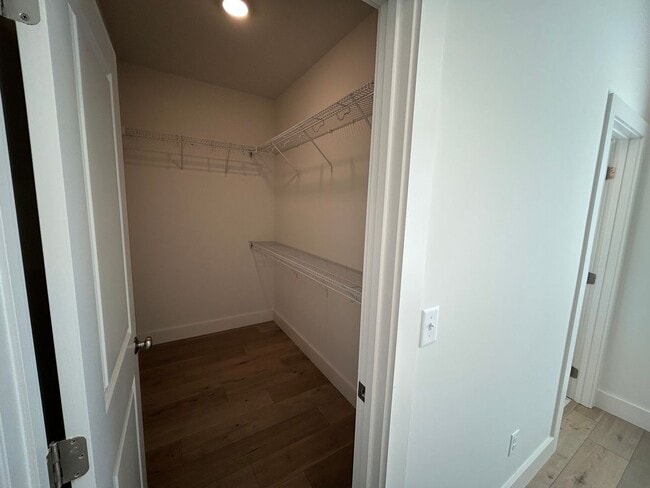 Building Photo - Brand New Townhome off Wire Rd, Close to Vet School and City Soccer Complex