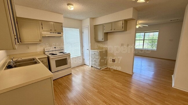 Building Photo - 1001 Weiss Ave