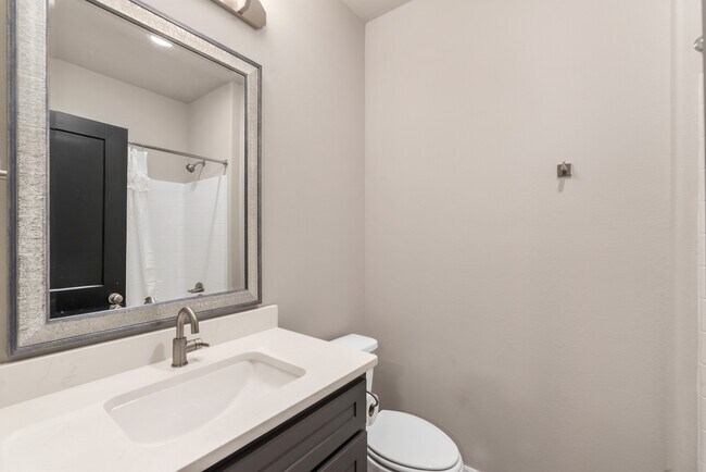 Building Photo - 504 Cooner St