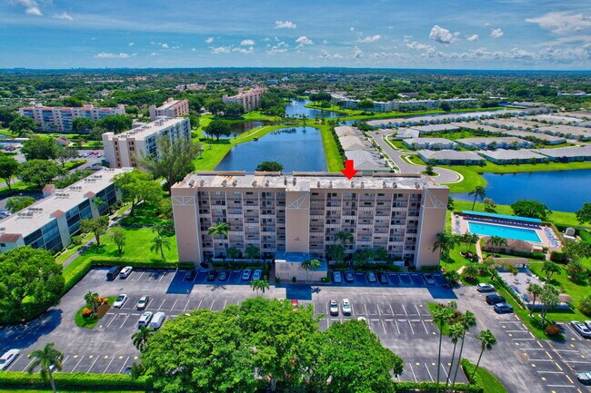 Building Photo - 6866 Huntington Ln