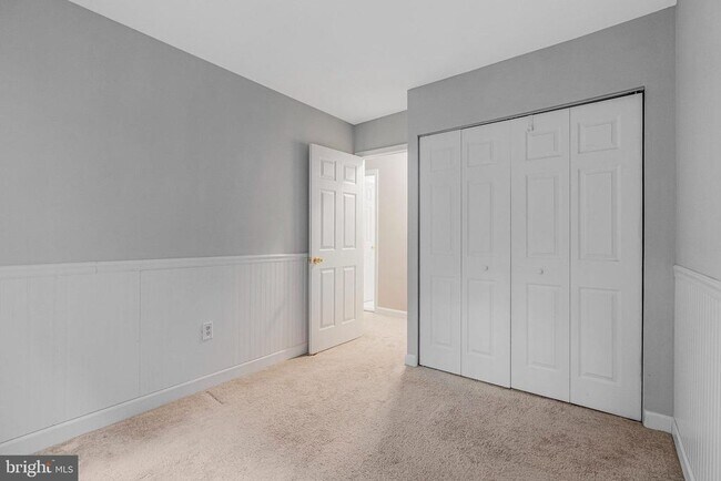 Building Photo - 6401 Old Scotts Ct