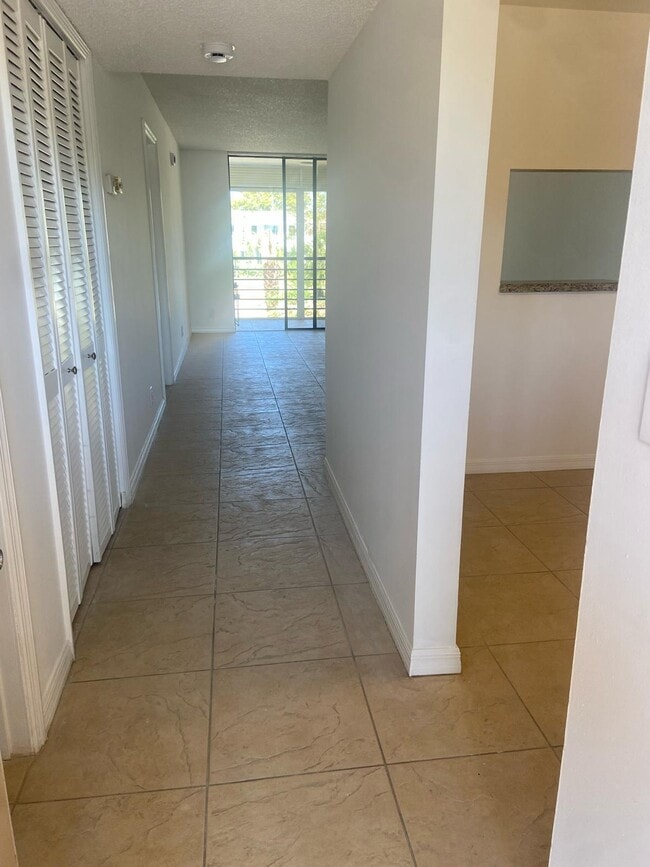 Building Photo - 4820 Lucerne Lakes Blvd W