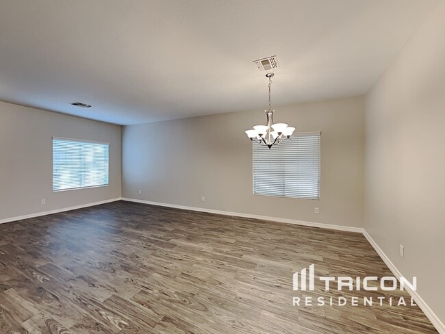 Building Photo - 42780 W Wild Horse Trail