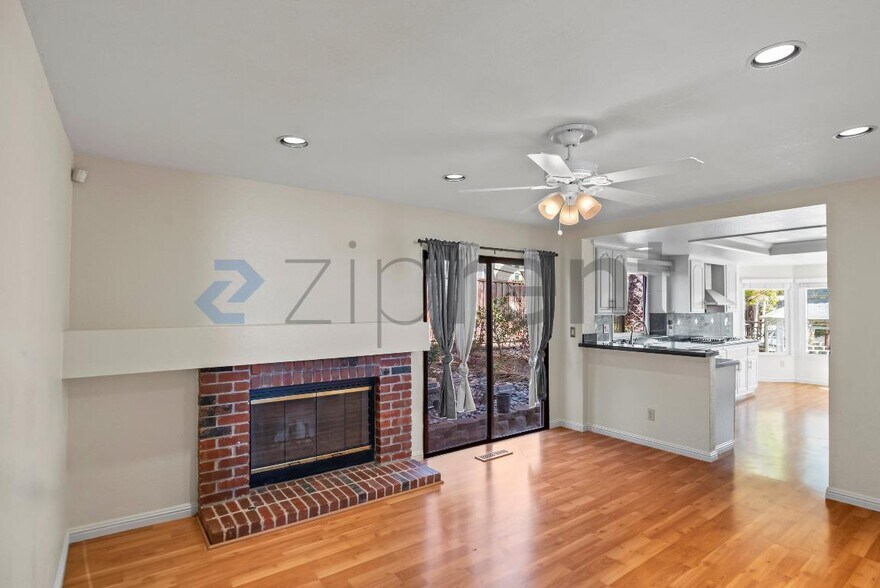 Building Photo - 2030 Laurel Canyon Ct