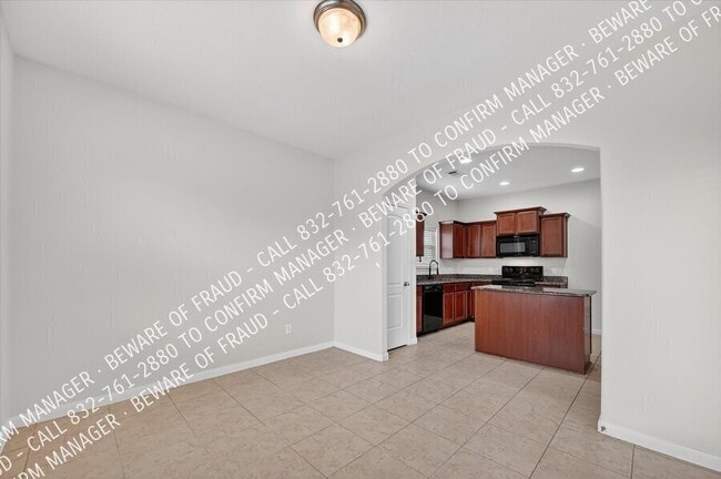 Building Photo - 2126 Redbud Dr