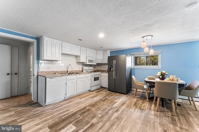 Building Photo - 1103 Red Bank Ave