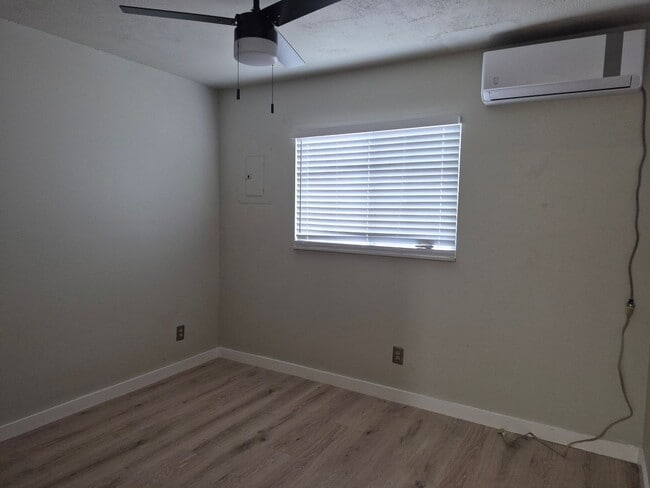 Building Photo - 1516 Lincoln Ave